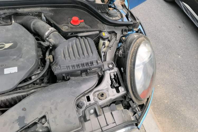 Used MINI 2015 1.5T COOPER Fun Five-Door Edition Engine Bay Left