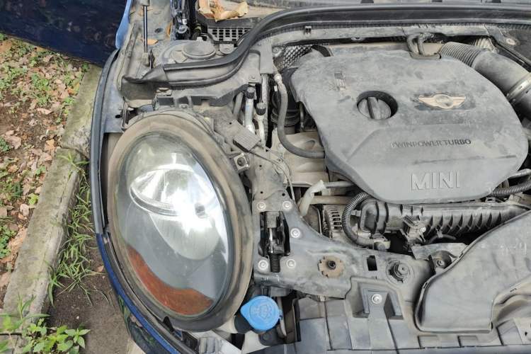 Used MINI 2015 1.2T ONE Five-Door Edition Engine Bay Right