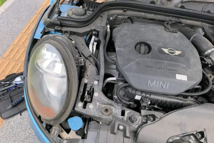 Used MINI 2015 1.5T COOPER Fun Five-Door Edition Engine Bay Right