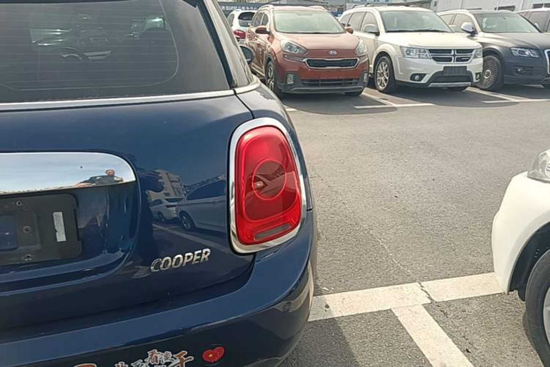 Used MINI 2015 1.5T COOPER Fun Five-Door Edition Exterior 3