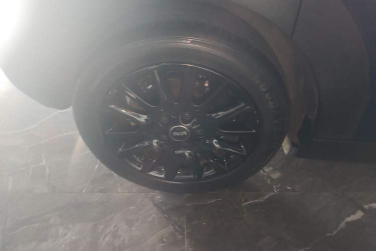 Used MINI 2015 1.5T COOPER Fun Five-Door Edition Exterior 5