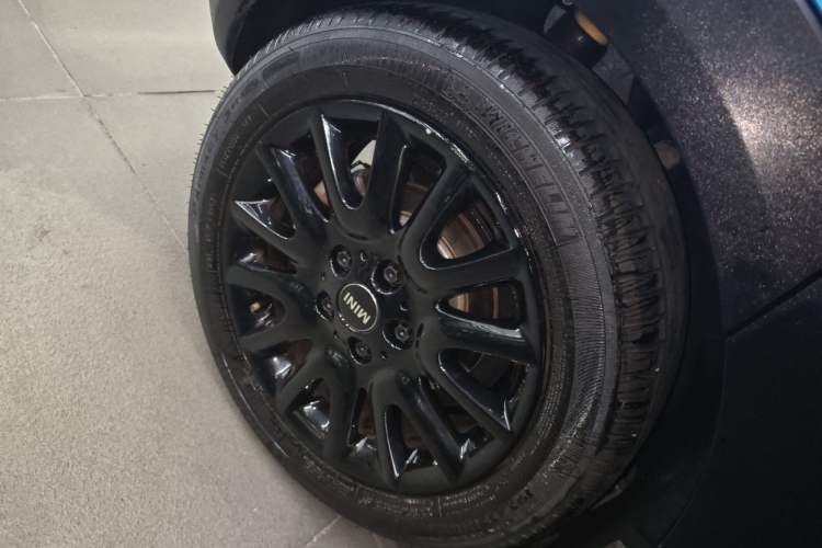 Used MINI 2015 1.5T COOPER Fun Five-Door Edition Exterior 5
