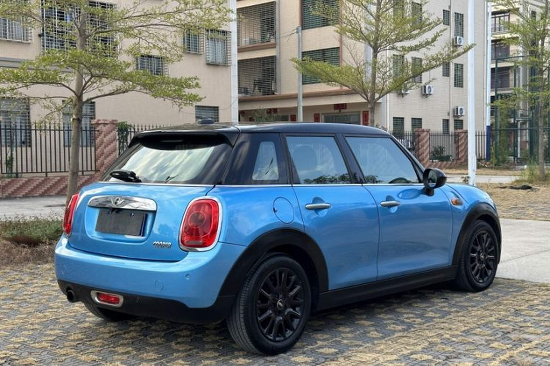Used MINI 2015 1.5T COOPER Fun Five-Door Edition Exterior 7