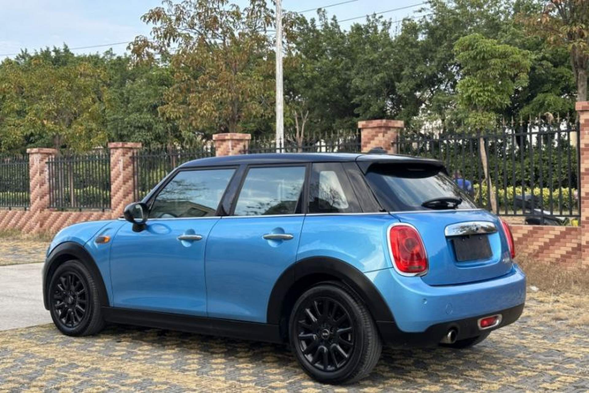 Used MINI 2015 1.5T COOPER Fun Five-Door Edition Exterior 8