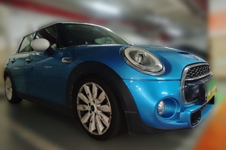 Used MINI 2015 2.0T COOPER S Five-Door Edition Front Right 45 Deg