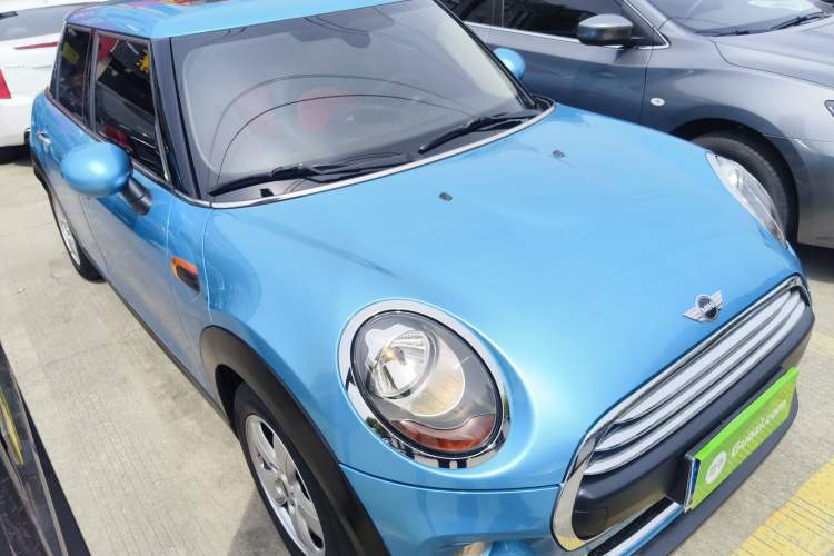 Used MINI 2015 1.2T ONE Five-Door Edition Front Right 45 Deg