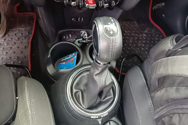 Used MINI 2015 1.5T COOPER Fun Five-Door Edition Gear Lever