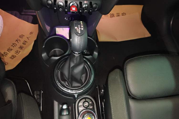 Used MINI 2015 1.5T COOPER Excitement Five-Door Edition Gear Lever