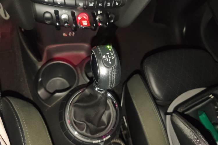 Used MINI 2015 2.0T COOPER S Five-Door Edition Gear Lever