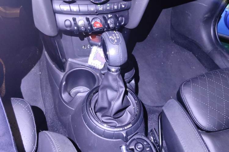 Used MINI 2015 2.0T COOPER S Five-Door Edition Gear Lever