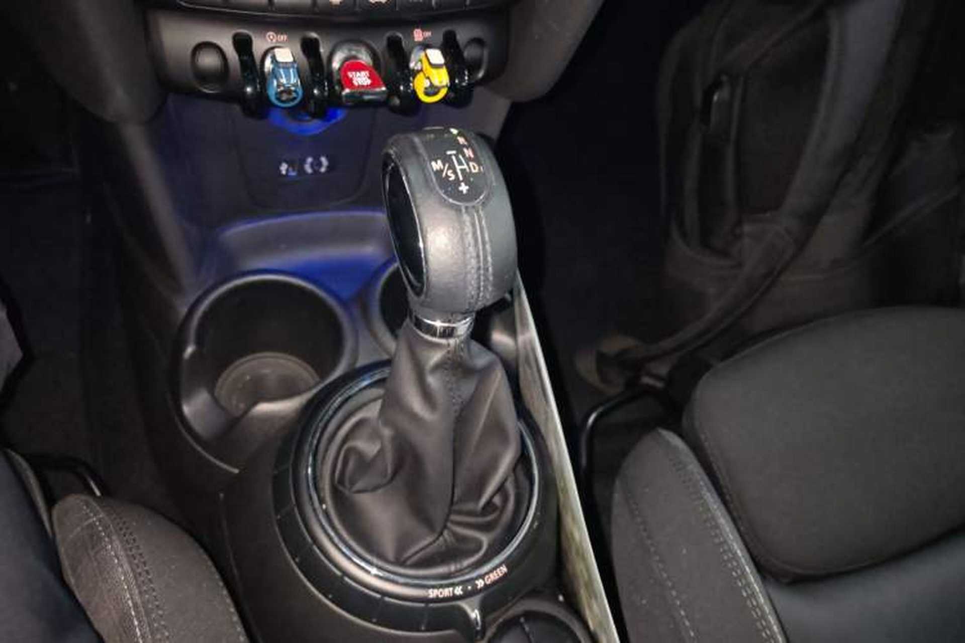 Used MINI 2015 1.5T COOPER Fun Five-Door Edition Gear Lever