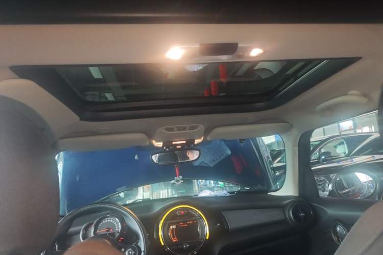 Used MINI 2015 1.5T COOPER Fun Five-Door Edition Headliner