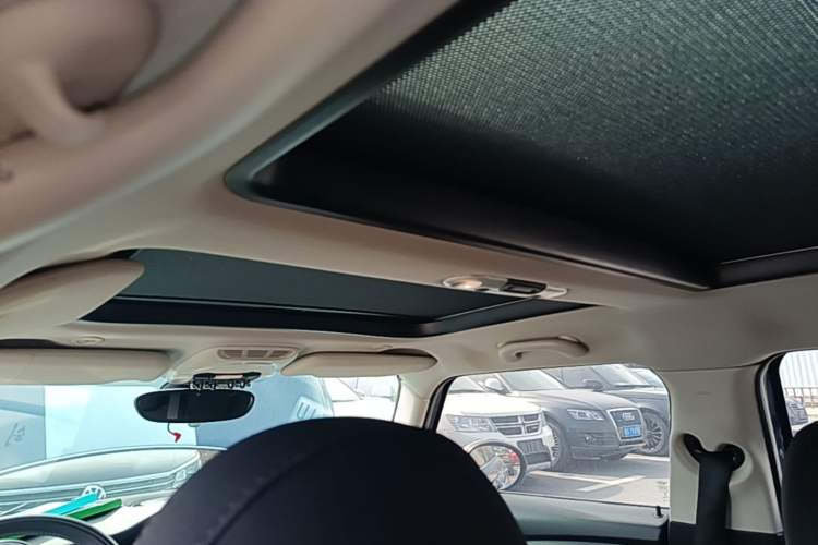 Used MINI 2015 1.5T COOPER Fun Five-Door Edition Headliner