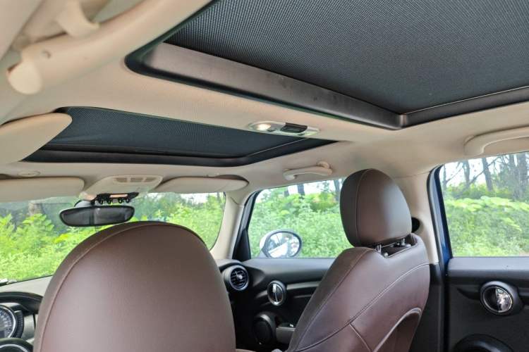Used MINI 2015 1.5T COOPER Fun Five-Door Edition Headliner