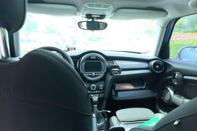 Used MINI 2015 1.5T COOPER Fun Five-Door Edition Headliner