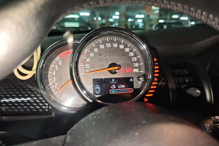Used MINI 2015 2.0T COOPER S Five-Door Edition Instrument Cluster