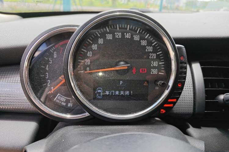 Used MINI 2015 1.5T COOPER Fun Five-Door Edition Instrument Cluster