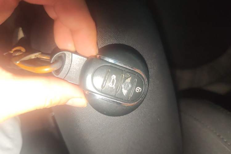 Used MINI 2015 1.5T COOPER Fun Five-Door Edition Interior 1