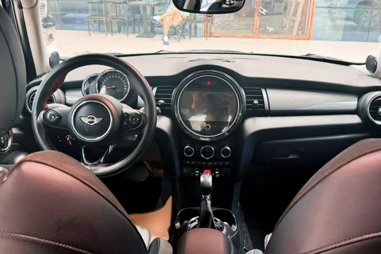 Used MINI 2015 1.5T COOPER Excitement Five-Door Edition Interior 1