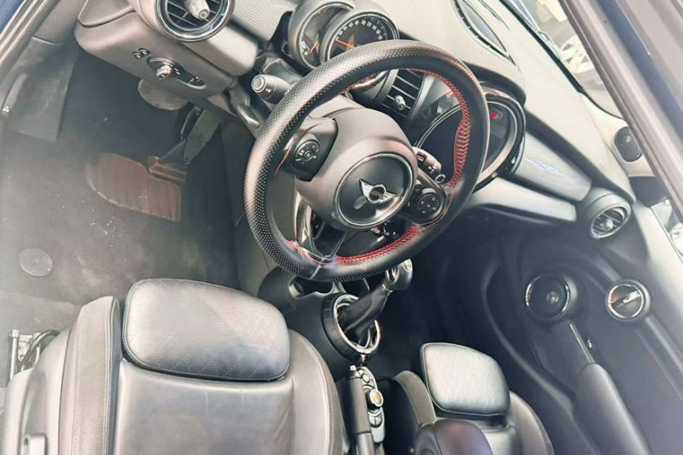 Used MINI 2015 1.5T COOPER Excitement Five-Door Edition Interior 2