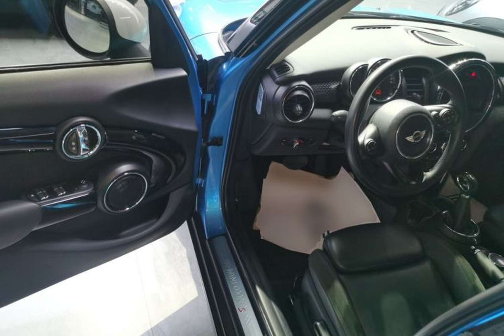 Used MINI 2015 2.0T COOPER S Five-Door Edition Interior 2
