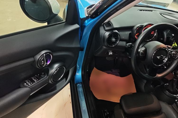 Used MINI 2015 1.5T COOPER Excitement Five-Door Edition Interior 3