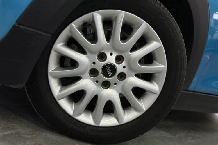 Used MINI 2015 1.5T COOPER Fun Five-Door Edition Interior 6
