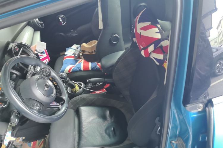 Used MINI 2015 1.5T COOPER Fun Five-Door Edition Left Front Seat
