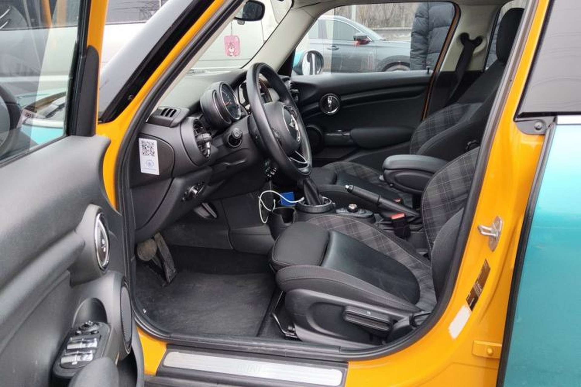 Used MINI 2015 1.5T COOPER Fun Five-Door Edition Left Front Seat