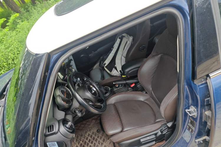 Used MINI 2015 1.5T COOPER Fun Five-Door Edition Left Front Seat
