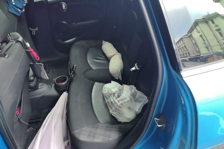 Used MINI 2015 1.5T COOPER Fun Five-Door Edition Left Rear Seat