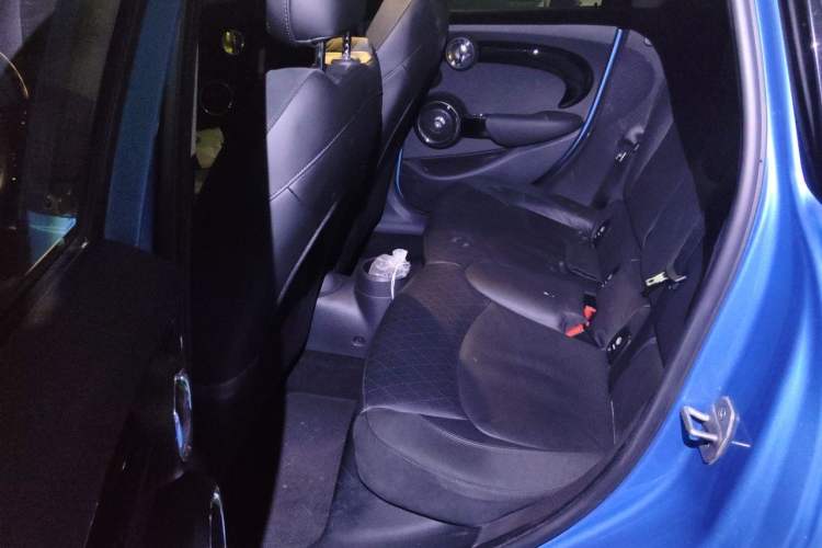 Used MINI 2015 2.0T COOPER S Five-Door Edition Left Rear Seat