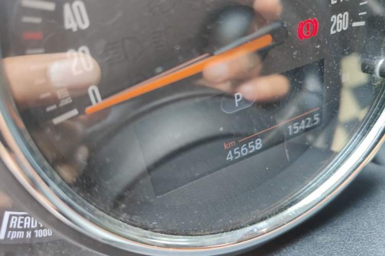 Used MINI 2015 1.2T ONE Five-Door Edition Odometer Close Up