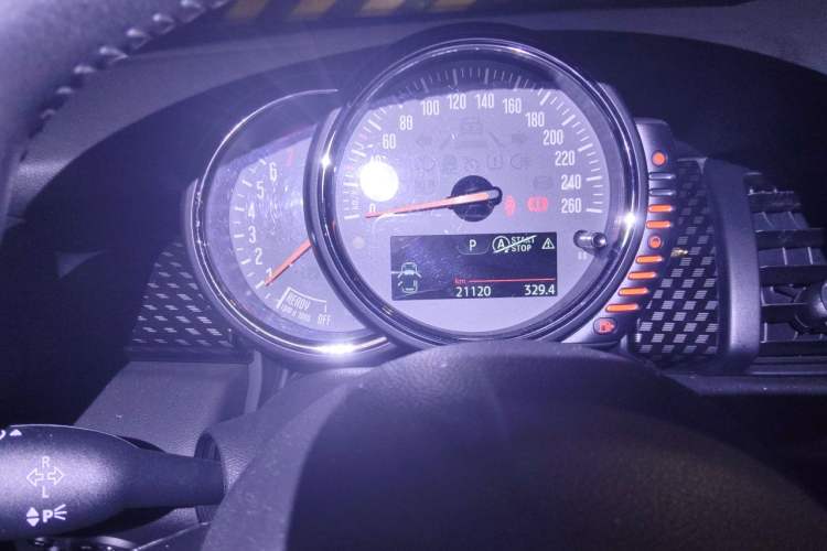 Used MINI 2015 2.0T COOPER S Five-Door Edition Odometer Close Up
