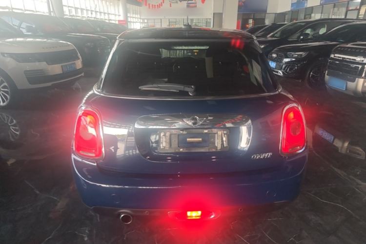 Used MINI 2015 1.5T COOPER Fun Five-Door Edition Rear