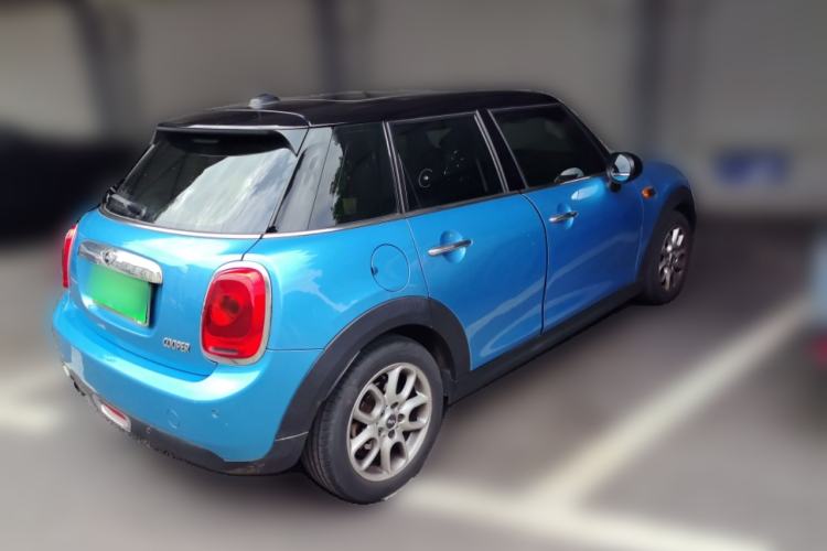 Used MINI 2015 1.5T COOPER Fun Five-Door Edition Rear Right 45 Deg