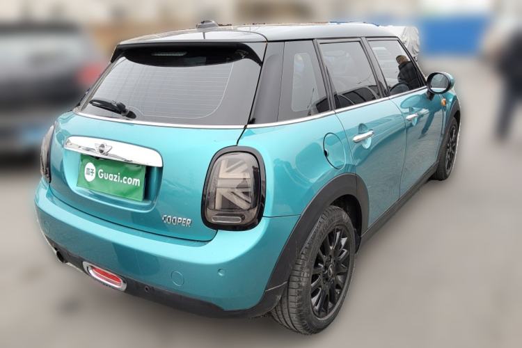 Used MINI 2015 1.5T COOPER Fun Five-Door Edition Rear Right 45 Deg