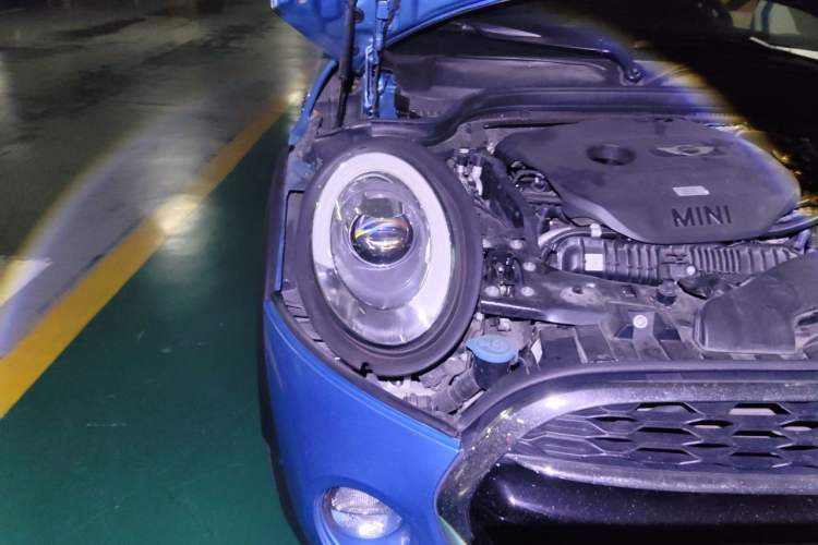 Used MINI 2015 2.0T COOPER S Five-Door Edition Right Front Headlight