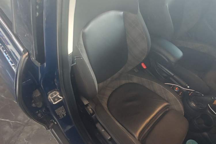 Used MINI 2015 1.5T COOPER Fun Five-Door Edition Right Front Seat