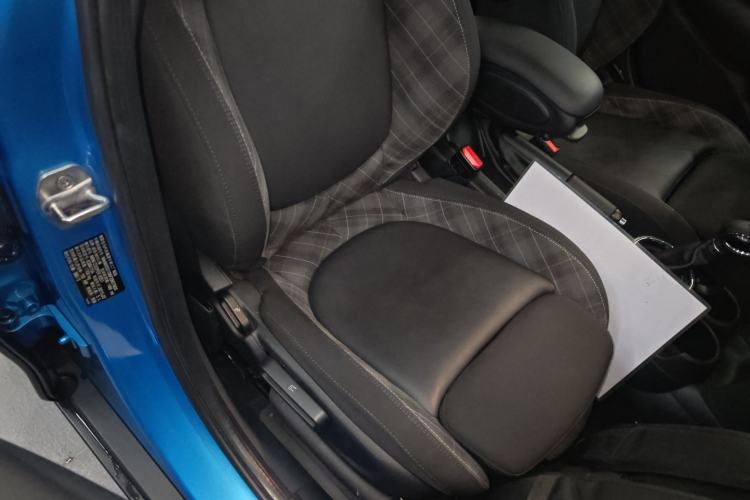 Used MINI 2015 1.5T COOPER Fun Five-Door Edition Right Front Seat