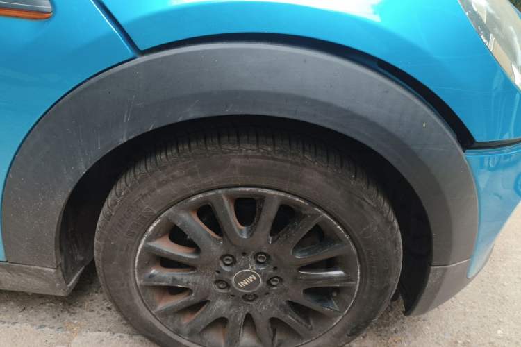 Used MINI 2015 1.5T COOPER Fun Five-Door Edition Right Front Wheel Hub