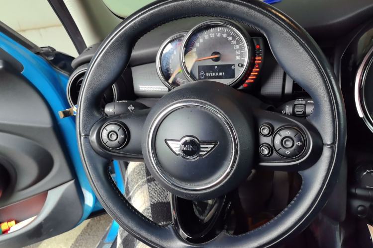 Used MINI 2015 1.5T COOPER Fun Five-Door Edition Steering Wheel