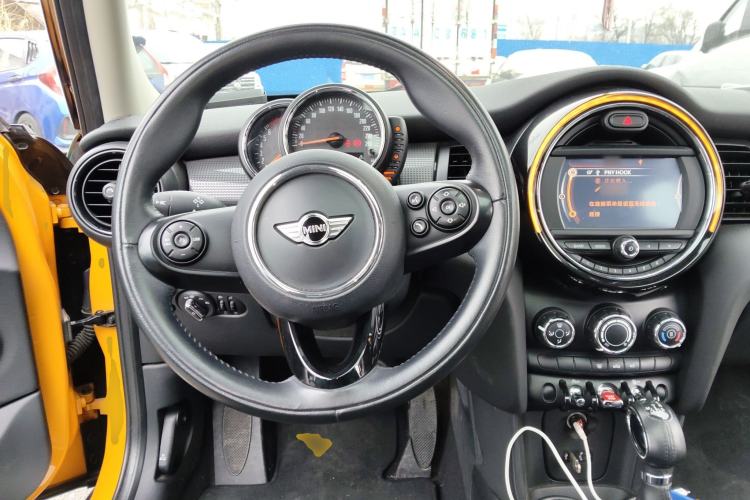 Used MINI 2015 1.5T COOPER Fun Five-Door Edition Steering Wheel