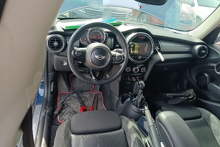 Used MINI 2015 1.5T COOPER Fun Five-Door Edition Steering Wheel