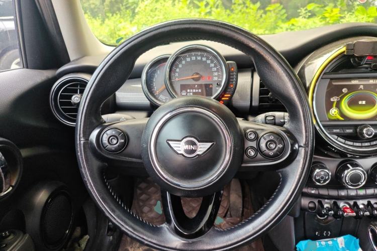 Used MINI 2015 1.5T COOPER Fun Five-Door Edition Steering Wheel