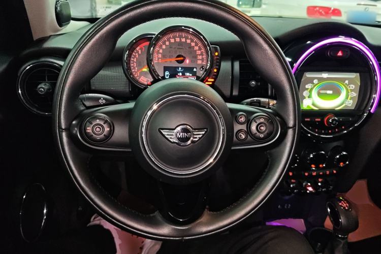 Used MINI 2015 1.5T COOPER Excitement Five-Door Edition Steering Wheel