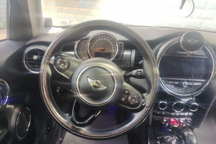 Used MINI 2015 2.0T COOPER S Five-Door Edition Steering Wheel