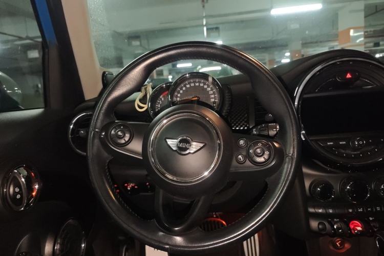 Used MINI 2015 2.0T COOPER S Five-Door Edition Steering Wheel