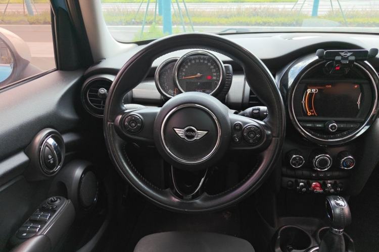 Used MINI 2015 1.5T COOPER Fun Five-Door Edition Steering Wheel