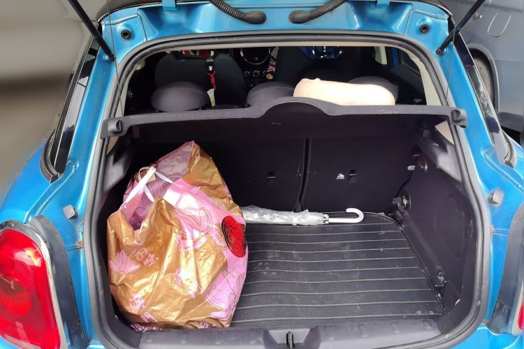 Used MINI 2015 1.5T COOPER Fun Five-Door Edition Trunk
